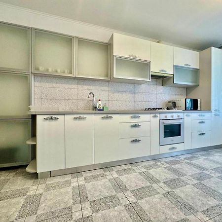 Apartpoltava Стильні Білосніжні Апартаменти, 2-Окремі Кімнати , Документи Для Відрядження , Банківський Чек Exterior foto